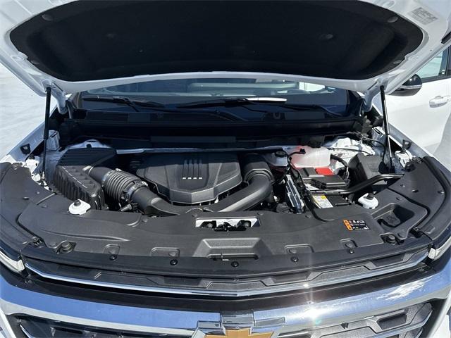 new 2026 Chevrolet Traverse car, priced at $37,589