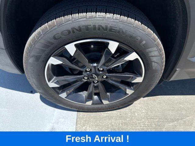 used 2025 Chevrolet Equinox car, priced at $27,897