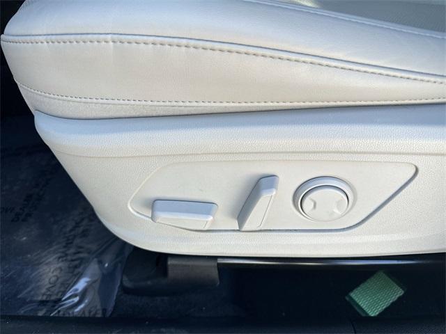 used 2023 Kia Sorento car, priced at $22,995