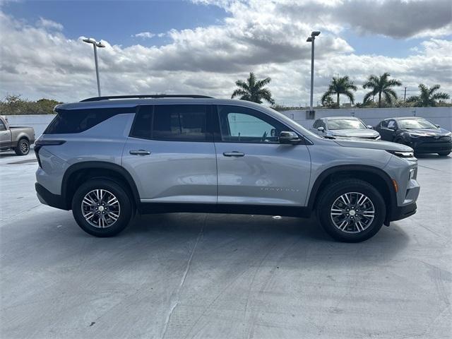 used 2024 Chevrolet Traverse car, priced at $28,888