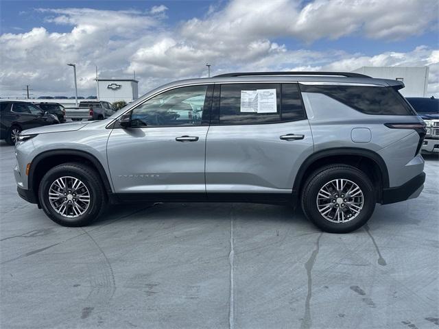 used 2024 Chevrolet Traverse car, priced at $28,888