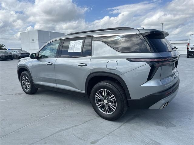 used 2024 Chevrolet Traverse car, priced at $28,888