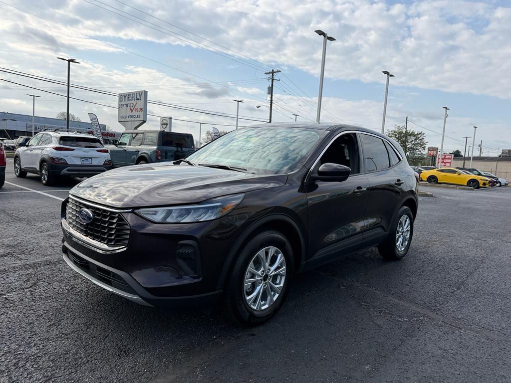 used 2023 Ford Escape car, priced at $22,636