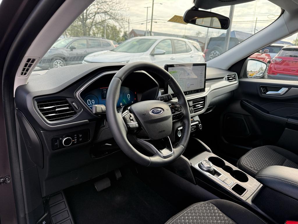 used 2023 Ford Escape car, priced at $22,636