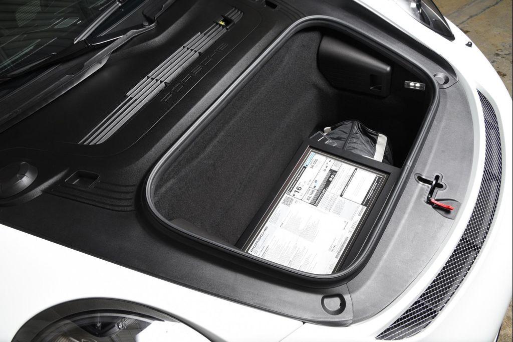 Porsche 911 view 36