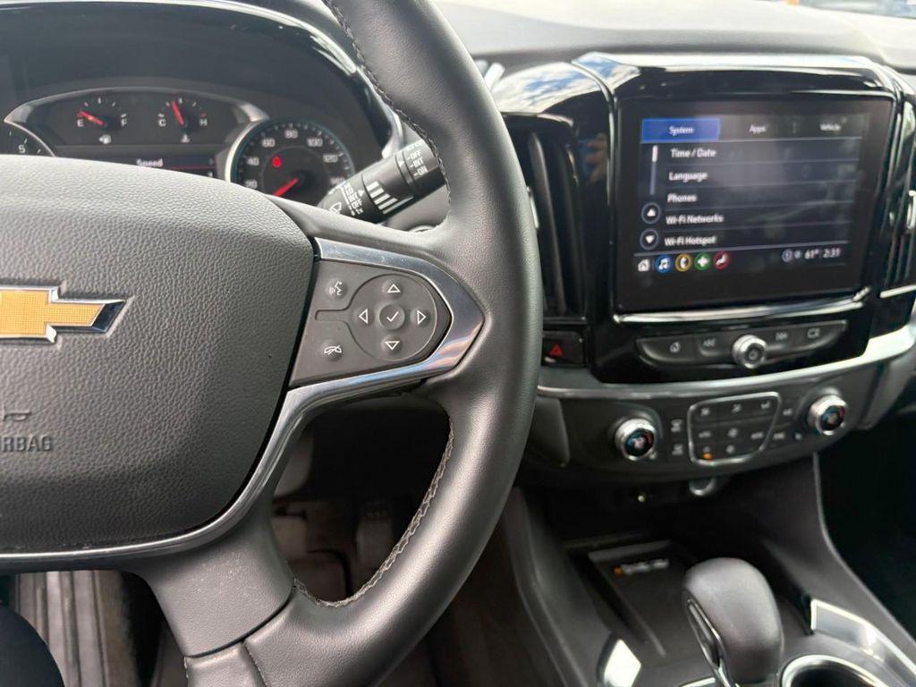 used 2023 Chevrolet Traverse car, priced at $32,393