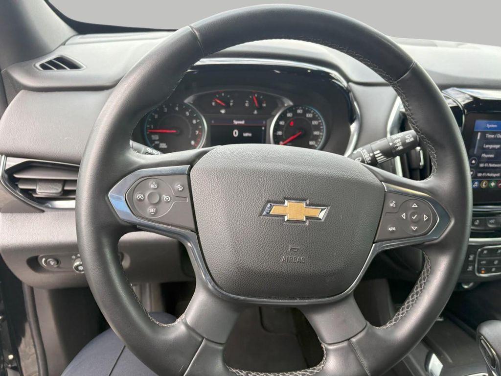 used 2023 Chevrolet Traverse car, priced at $32,393