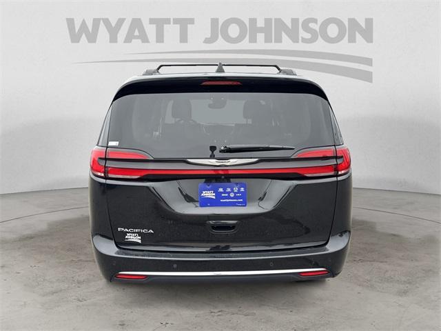 used 2022 Chrysler Pacifica car, priced at $17,304