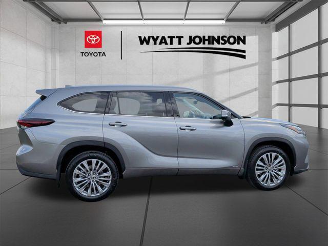 new 2026 Toyota Highlander Hybrid car, priced at $57,333