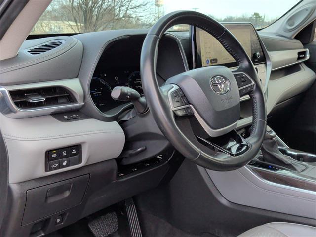 used 2023 Toyota Highlander Hybrid car, priced at $39,996
