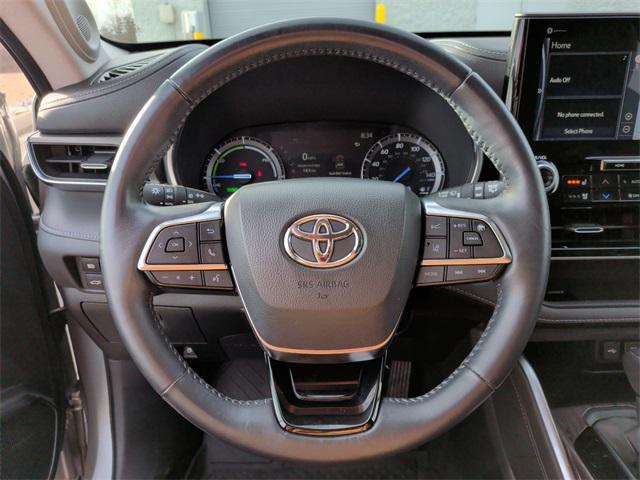 used 2020 Toyota Highlander Hybrid car, priced at $33,994