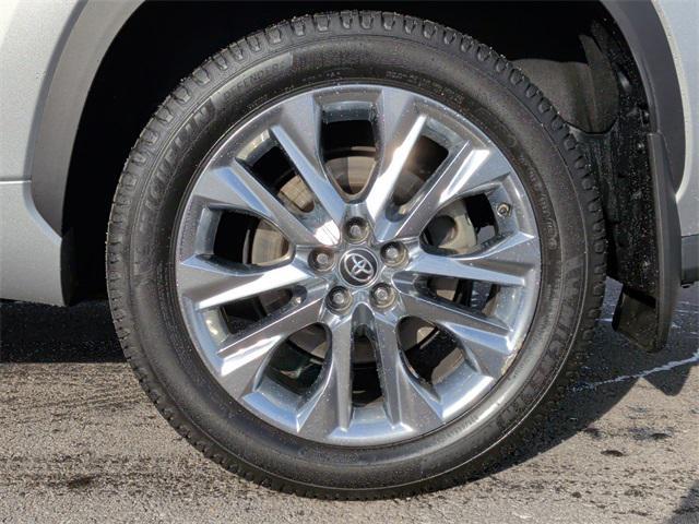 used 2020 Toyota Highlander Hybrid car, priced at $33,994