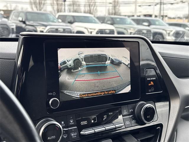 used 2023 Toyota Highlander car, priced at $27,646