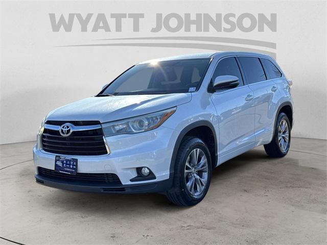 used 2015 Toyota Highlander car, priced at $17,792