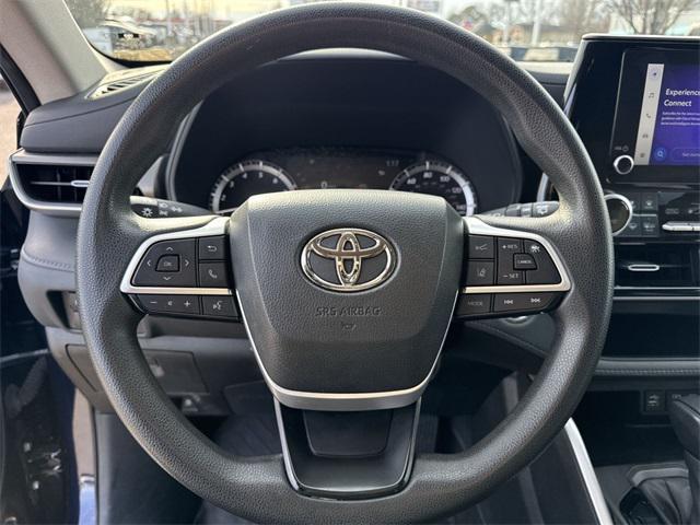 used 2023 Toyota Highlander car, priced at $26,995