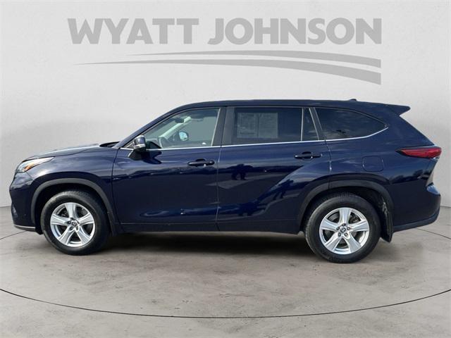 used 2023 Toyota Highlander car, priced at $26,995