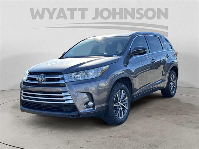 used 2018 Toyota Highlander car, priced at $19,495