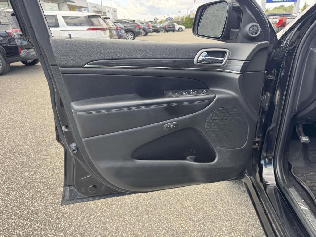 used 2021 Jeep Grand Cherokee car, priced at $25,073