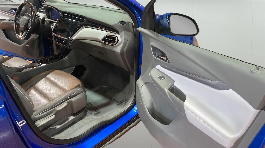used 2022 Chevrolet Bolt EUV car, priced at $21,320