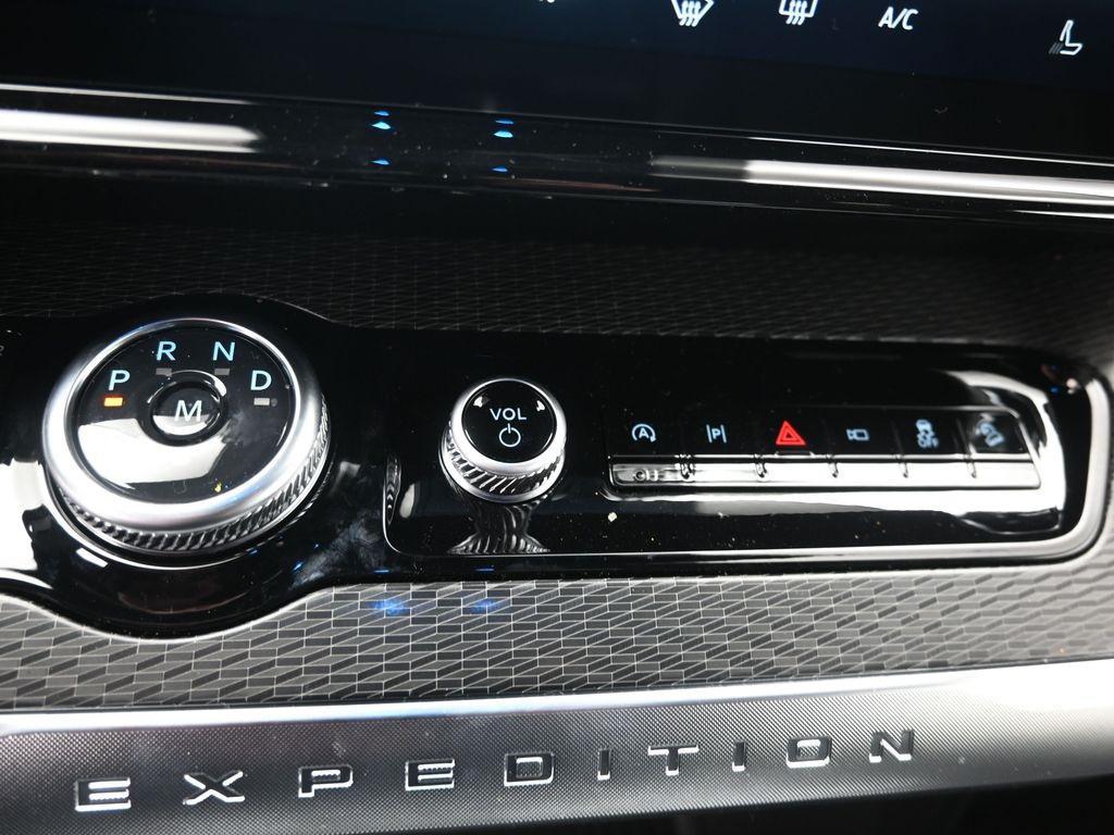 new 2026 Ford Expedition car, priced at $81,115