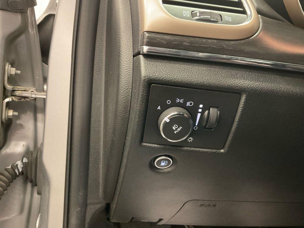 used 2015 Jeep Grand Cherokee car, priced at $13,498