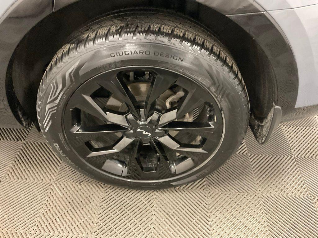 used 2023 Kia Sorento car, priced at $30,897