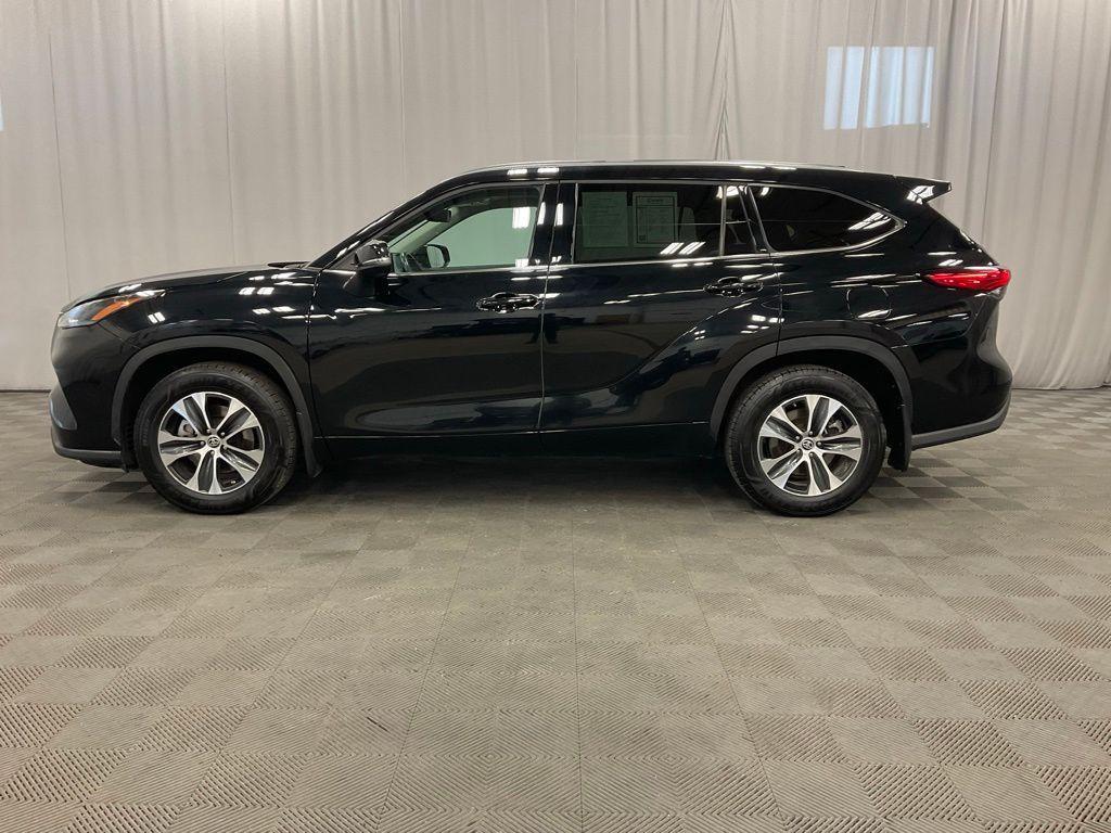 used 2021 Toyota Highlander car, priced at $27,998