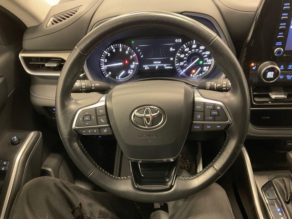 used 2021 Toyota Highlander car, priced at $27,998