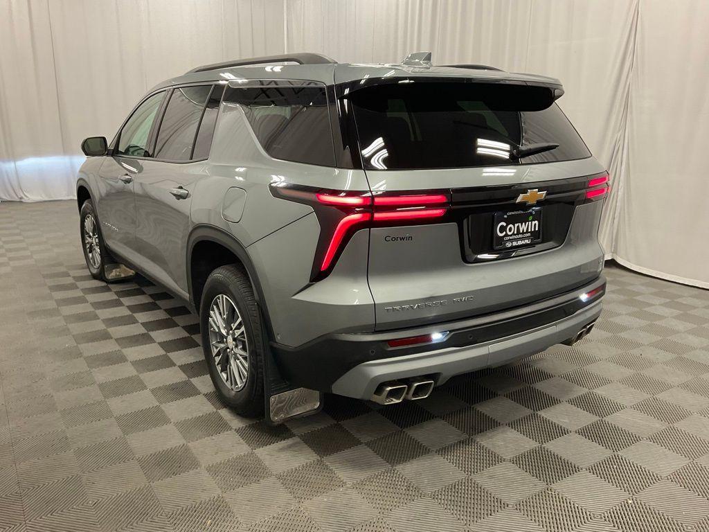 used 2024 Chevrolet Traverse car, priced at $34,997