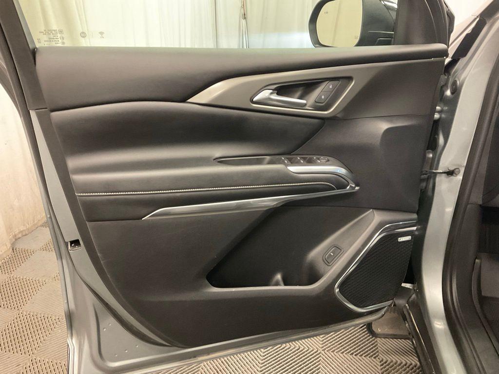 used 2024 Chevrolet Traverse car, priced at $34,997