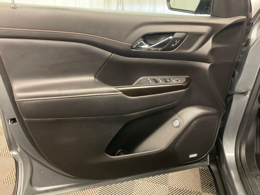 used 2022 GMC Acadia car, priced at $22,998