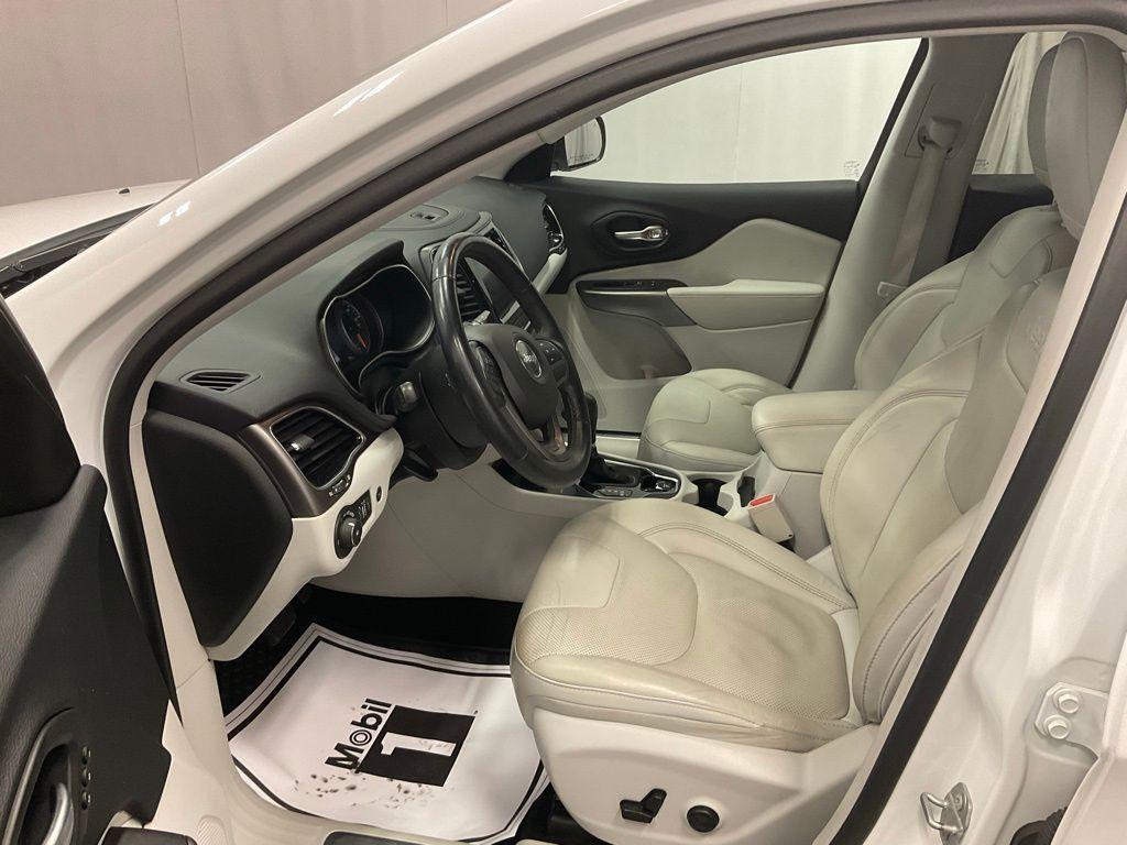 used 2019 Jeep Cherokee car, priced at $13,498