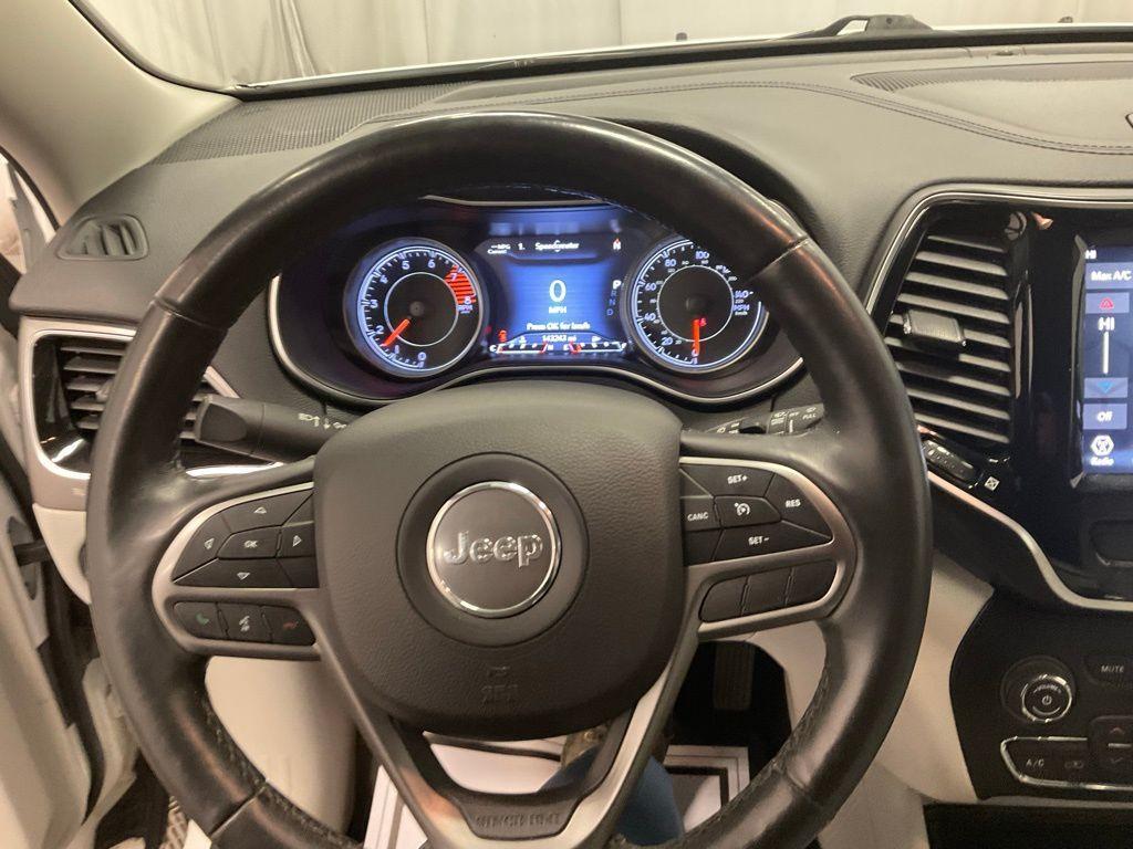 used 2019 Jeep Cherokee car, priced at $13,498