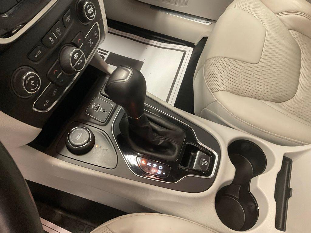 used 2019 Jeep Cherokee car, priced at $13,498