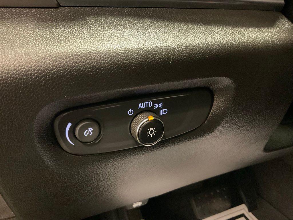 used 2023 Chevrolet Traverse car, priced at $26,498