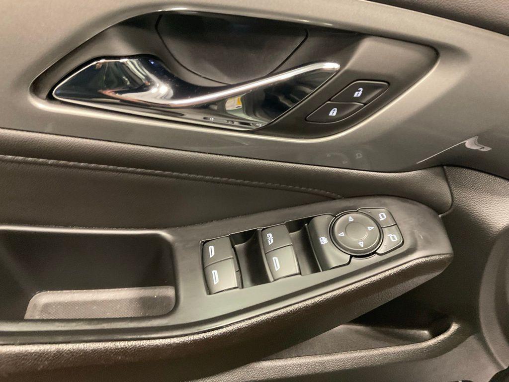 used 2023 Chevrolet Traverse car, priced at $26,498