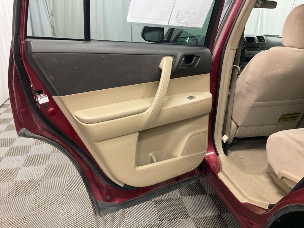 used 2009 Toyota Highlander car, priced at $7,998