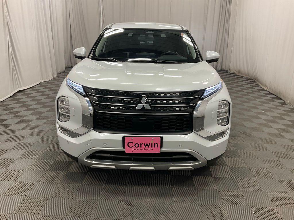 used 2024 Mitsubishi Outlander car, priced at $21,997