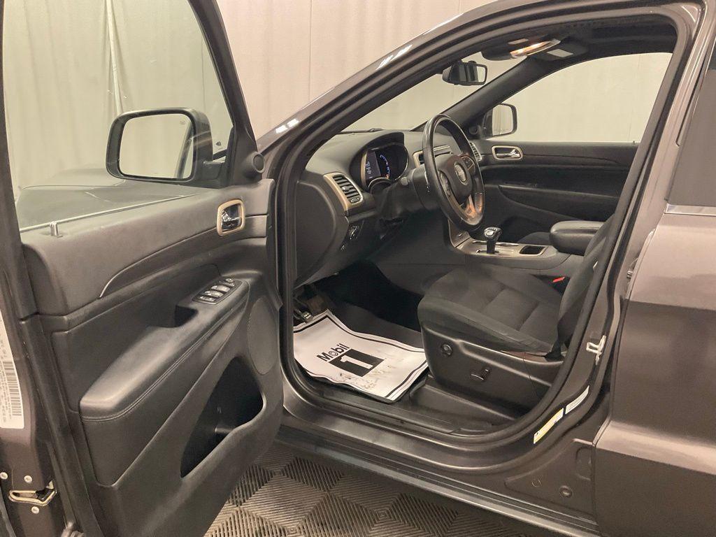 used 2015 Jeep Grand Cherokee car, priced at $9,998