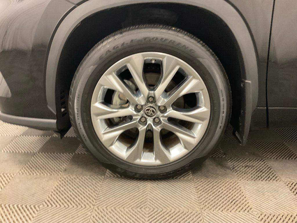 used 2023 Toyota Highlander car, priced at $40,998