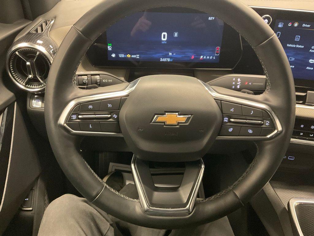 used 2025 Chevrolet Equinox car, priced at $24,997