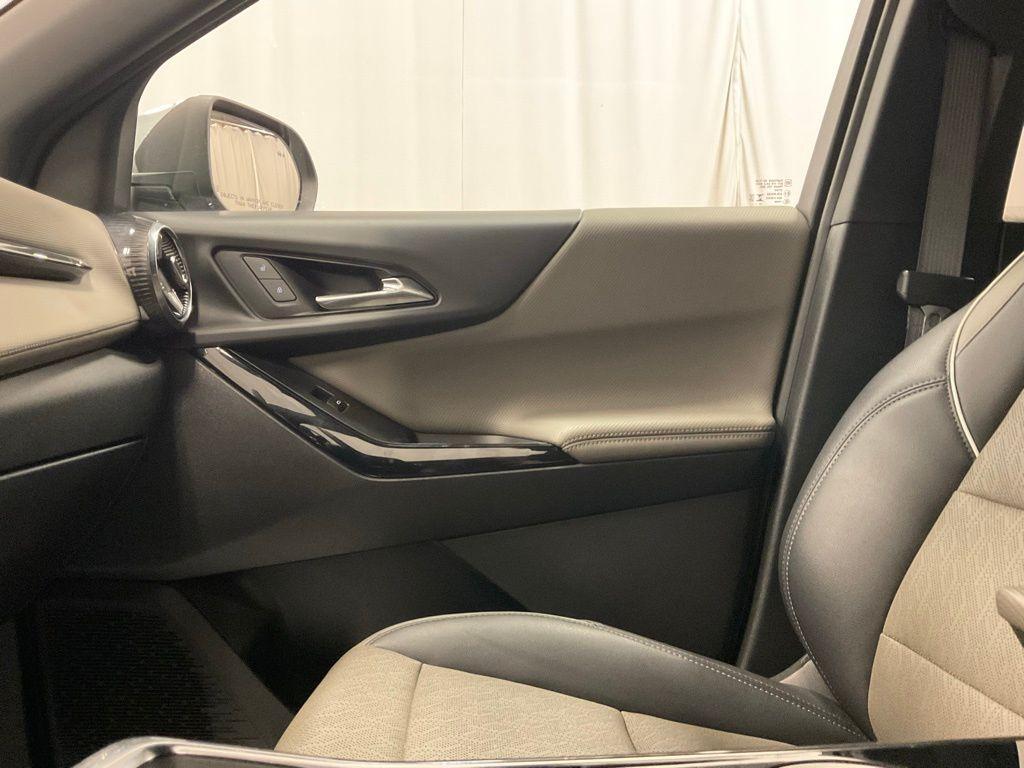 used 2025 Chevrolet Equinox car, priced at $23,498