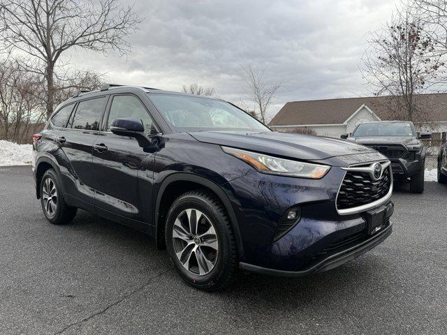 used 2020 Toyota Highlander car, priced at $27,494