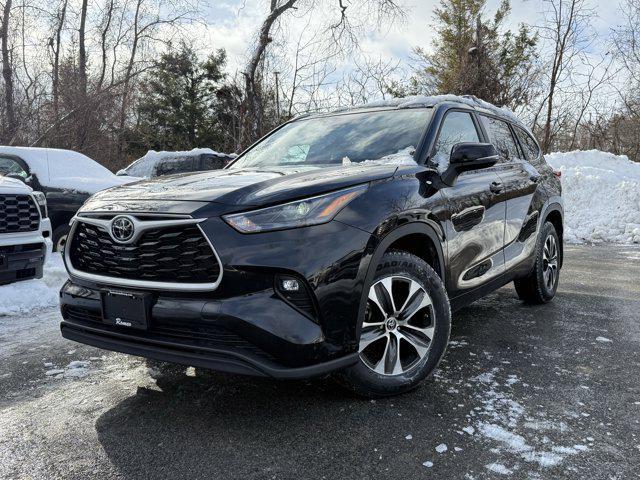 used 2023 Toyota Highlander car, priced at $35,000