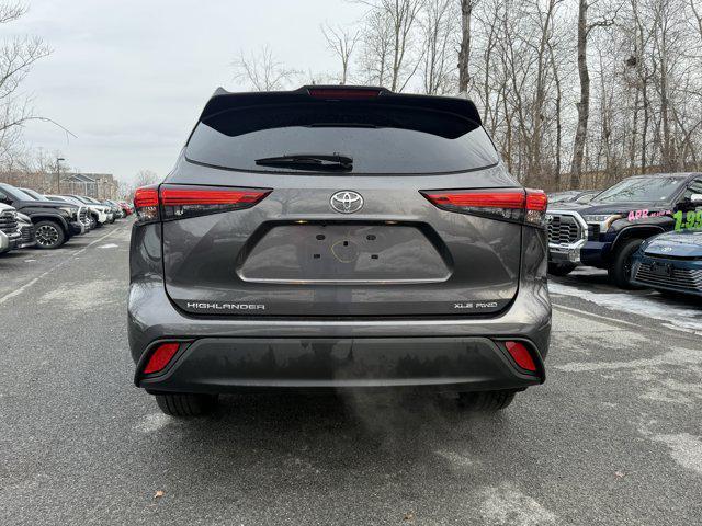 used 2022 Toyota Highlander car, priced at $33,000