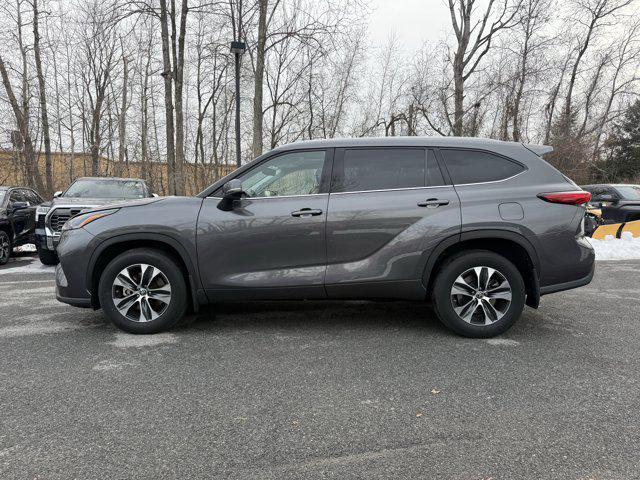 used 2022 Toyota Highlander car, priced at $33,000