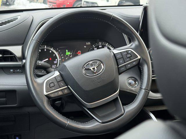 used 2022 Toyota Highlander car, priced at $33,000
