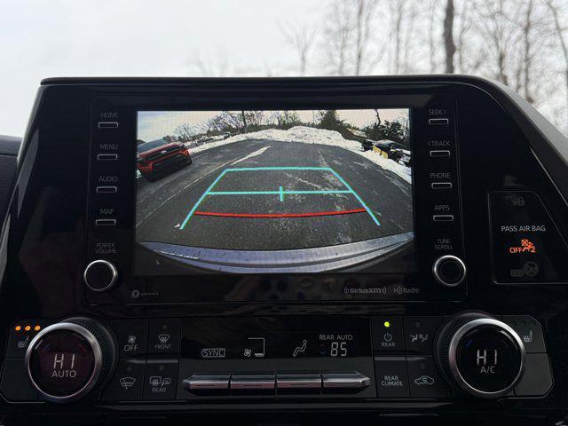 used 2022 Toyota Highlander car, priced at $33,000