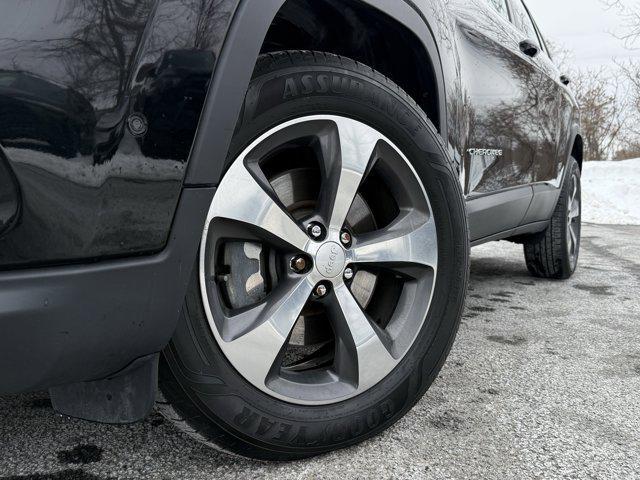 used 2019 Jeep Cherokee car, priced at $16,900