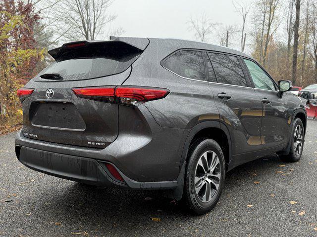 used 2021 Toyota Highlander car, priced at $29,797